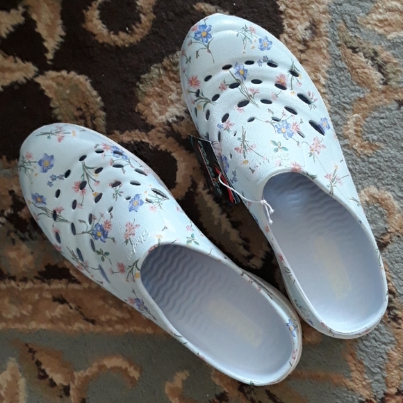 2x*Host Pick*Skechers Foamies slip on shoes - Picture 4 of 16